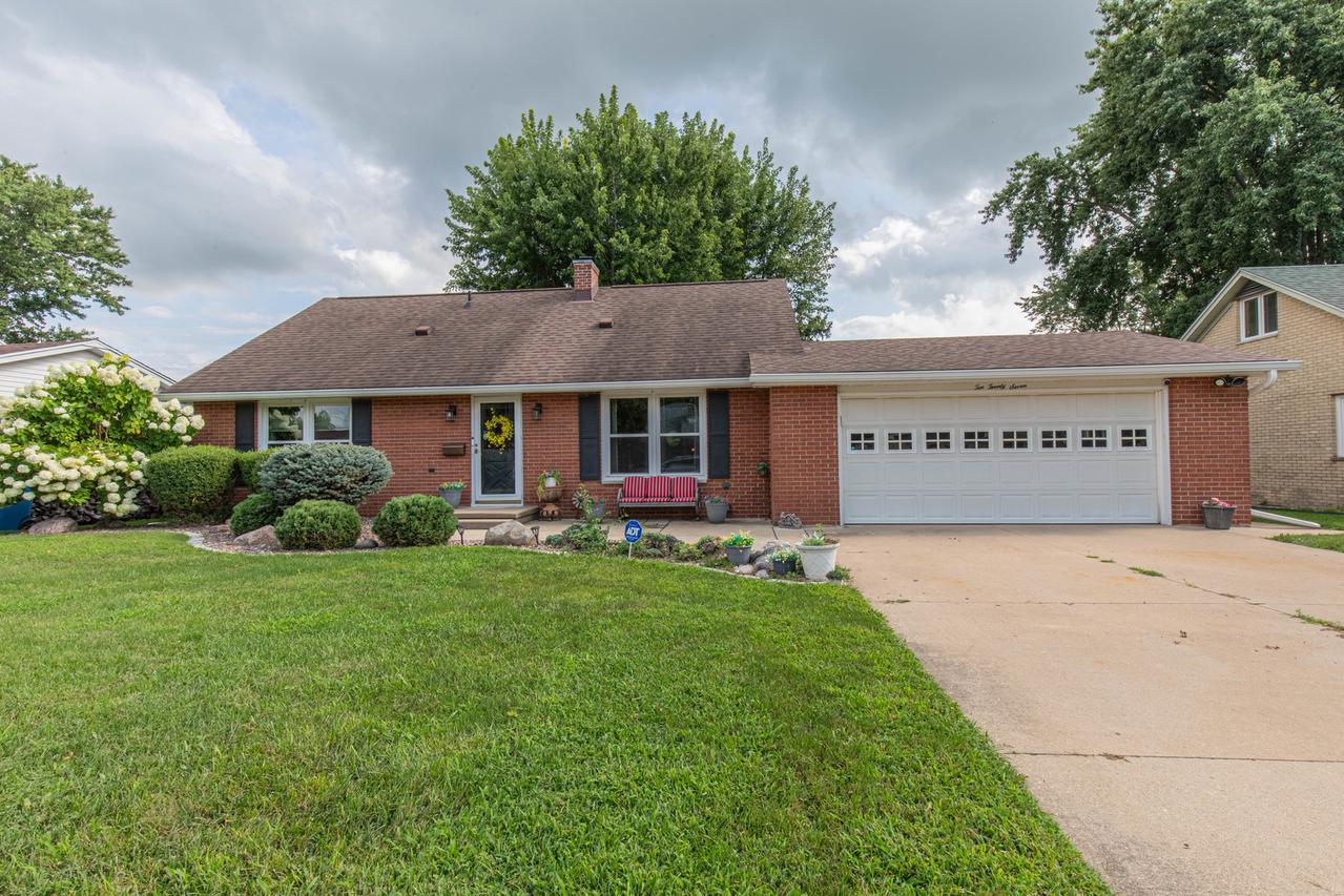1027 W 3rd St., Spring Valley, IL 61362