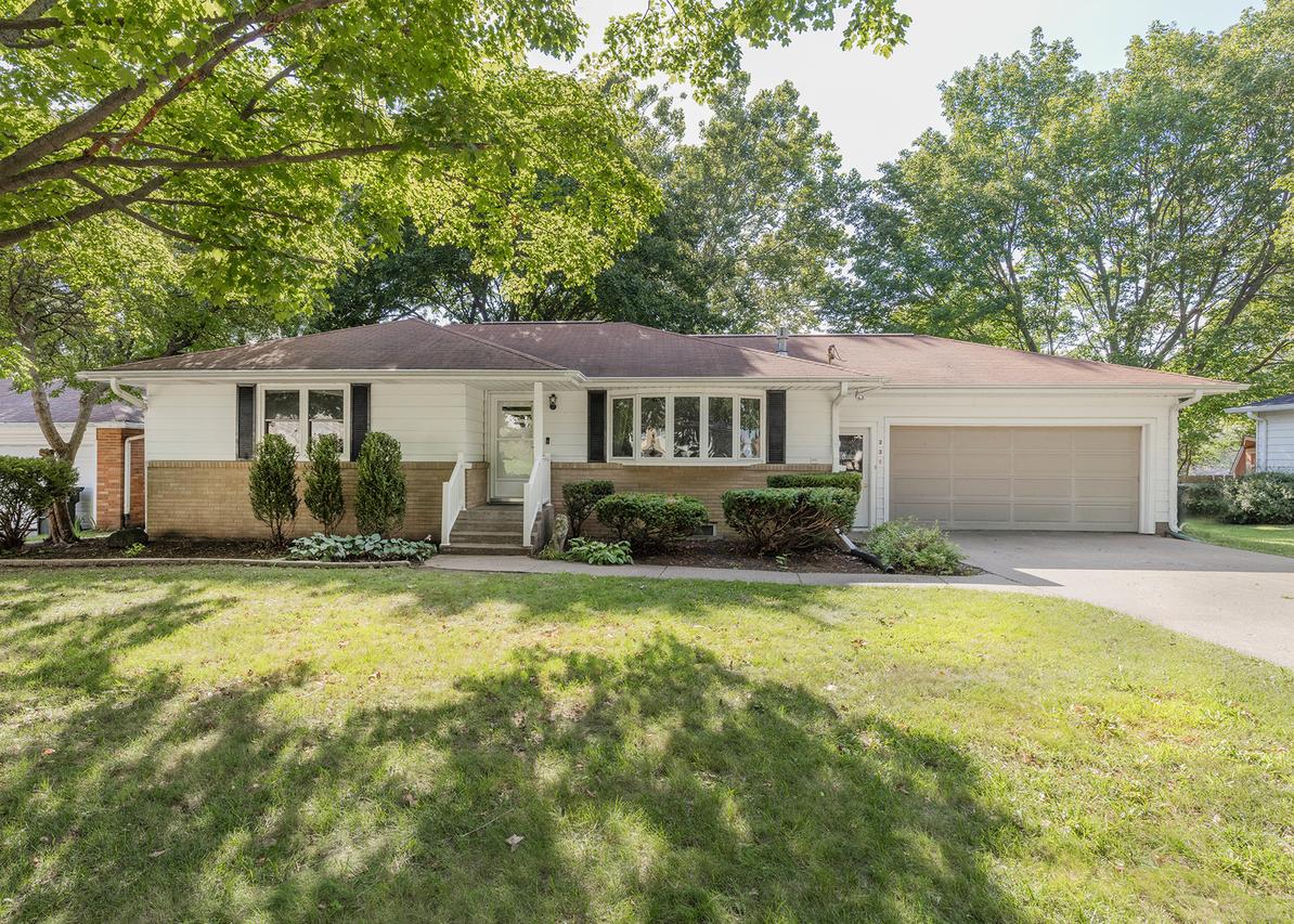 231 Hillcrest Dr., Geneseo, IL 61254