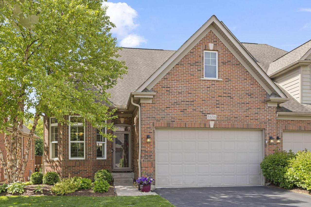 1636 Castle Lawn Ct., Naperville, IL 60565