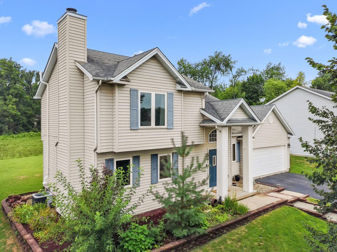 212 Galvin Pkwy., Harvard, IL 60033