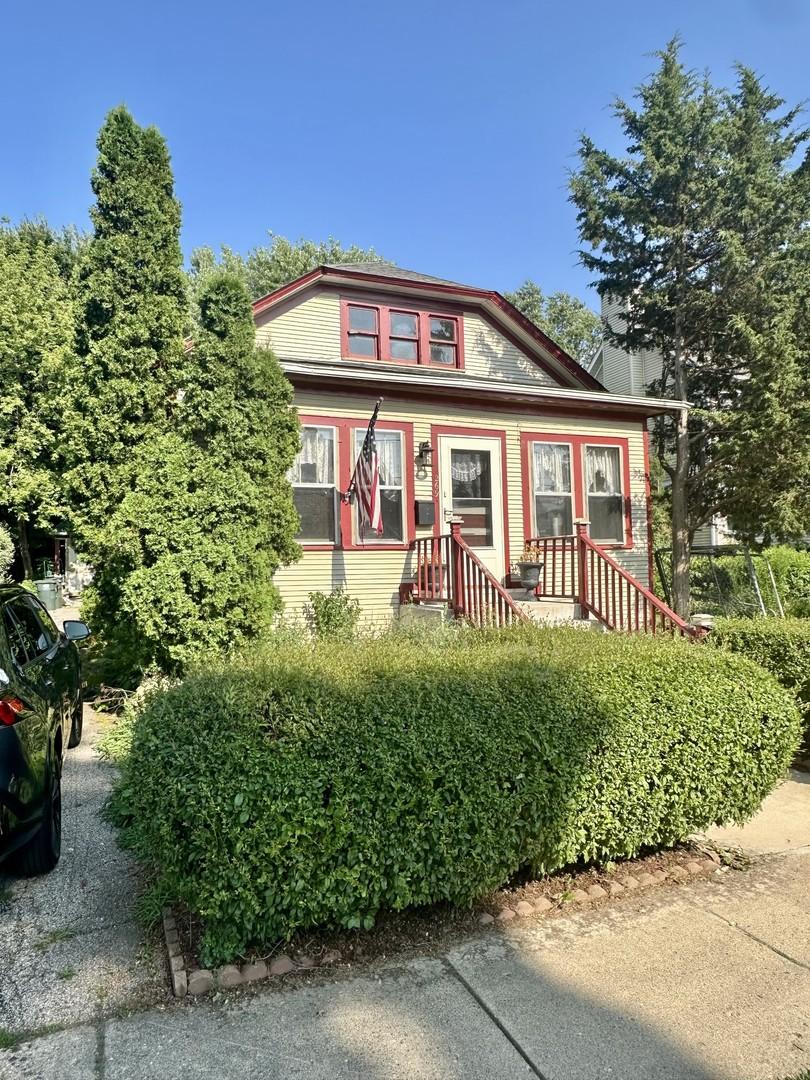 269 N Benton St., Palatine, IL 60067