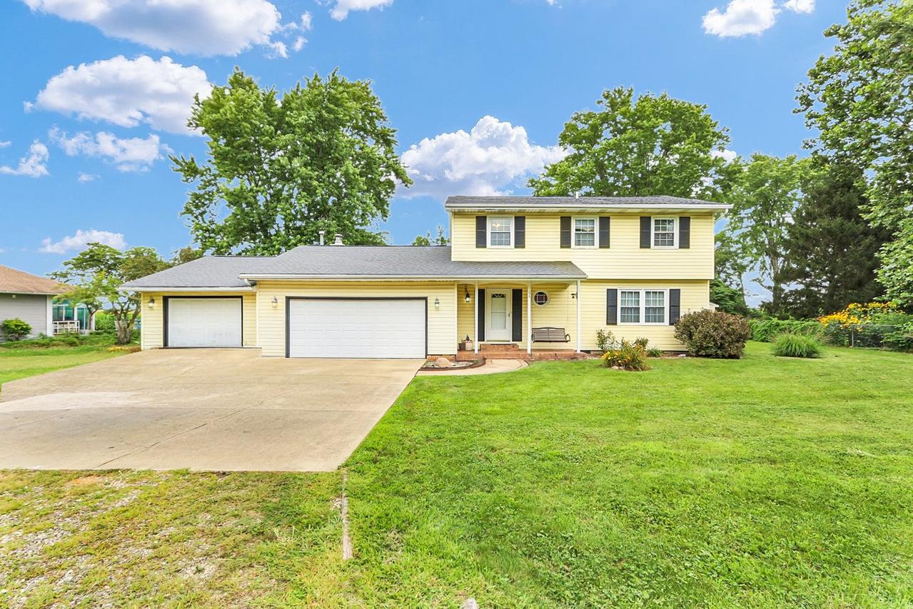 68 John Ln., Champaign, IL 61822