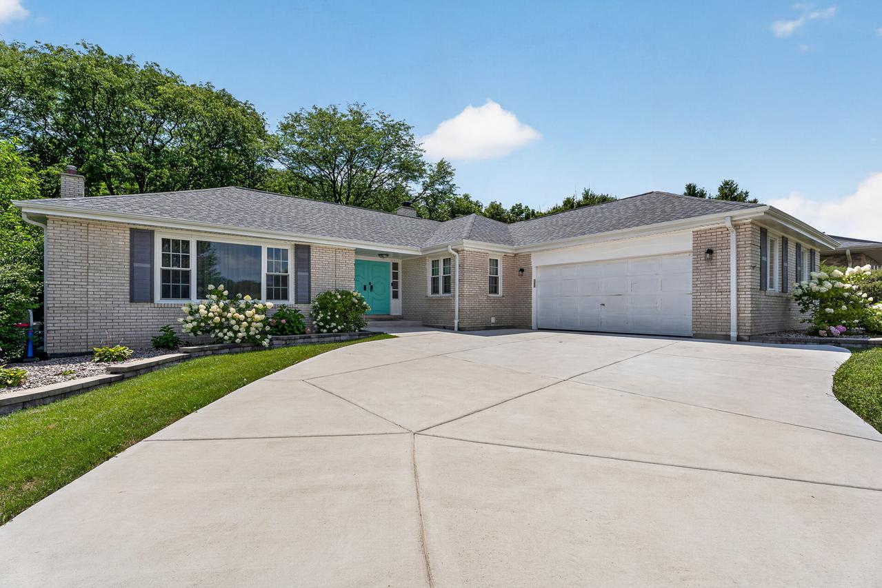 7449 W Ute Ln., Palos Heights, IL 60463