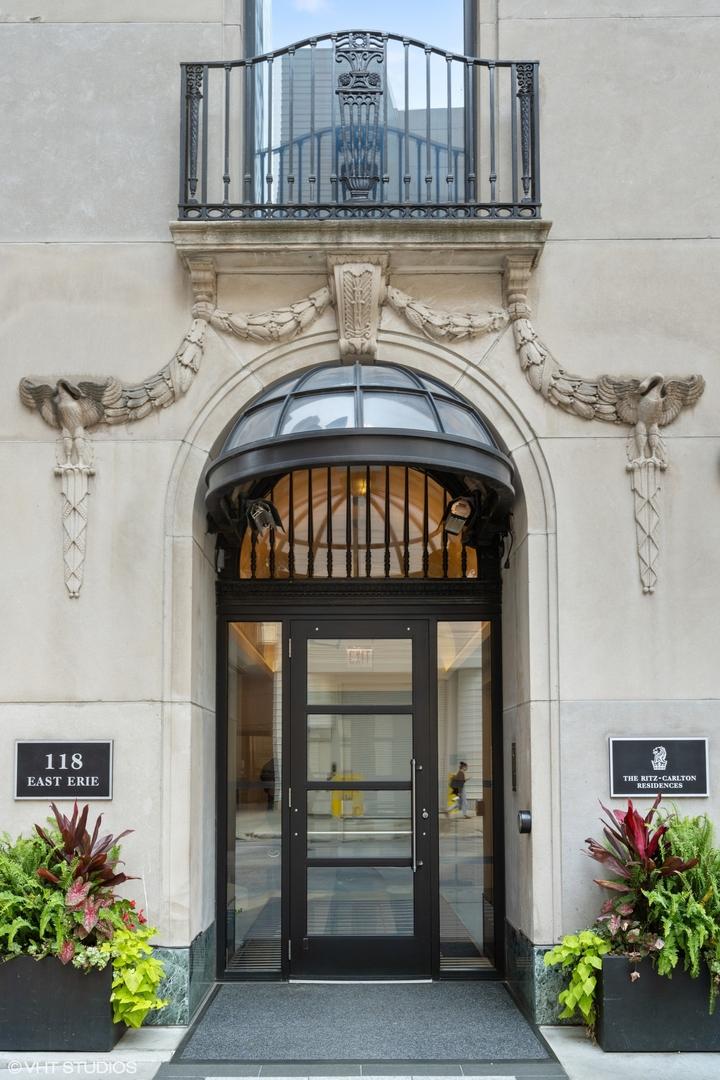 118 E Erie St. #37H, Chicago, IL 60611