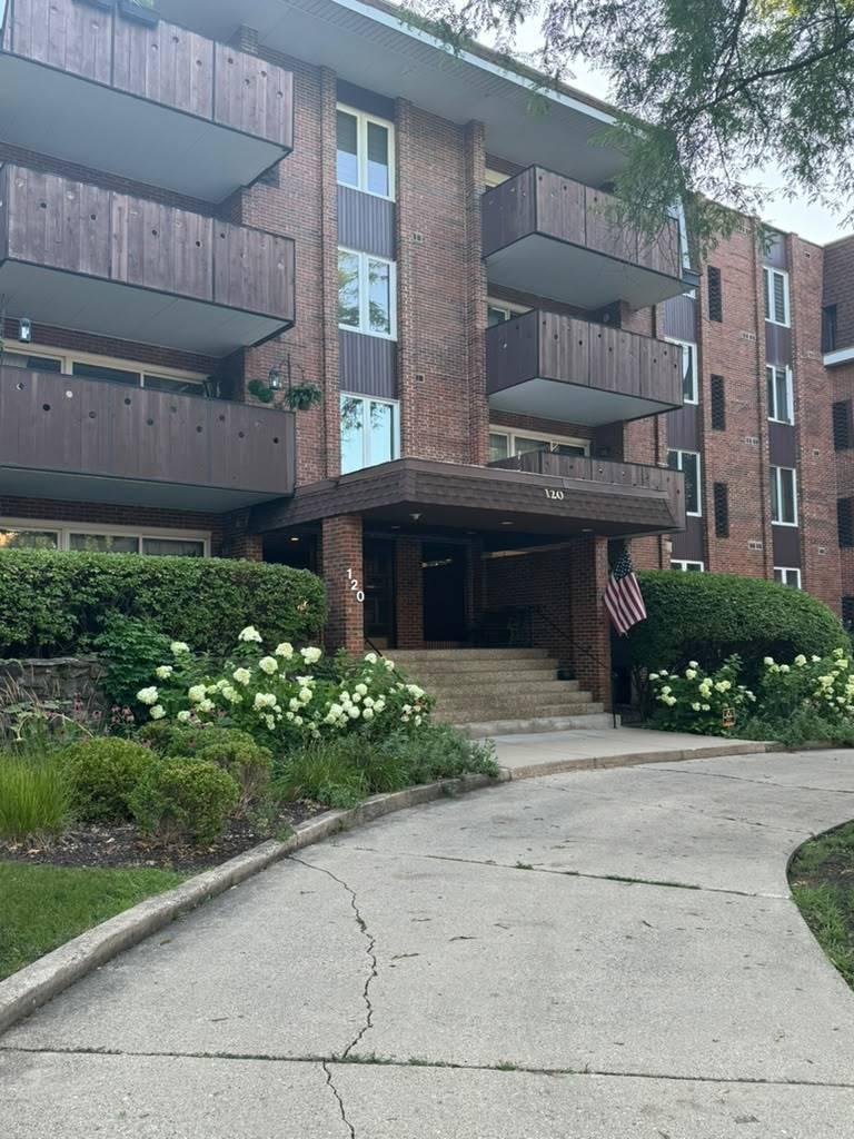 120 S Spruce Ave. #407, Wood Dale, IL 60191