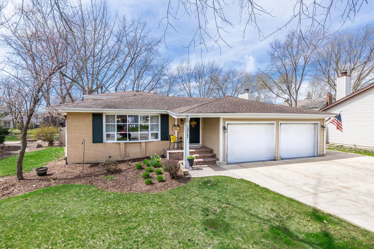 1317 Carol Ln., Naperville, IL 60565