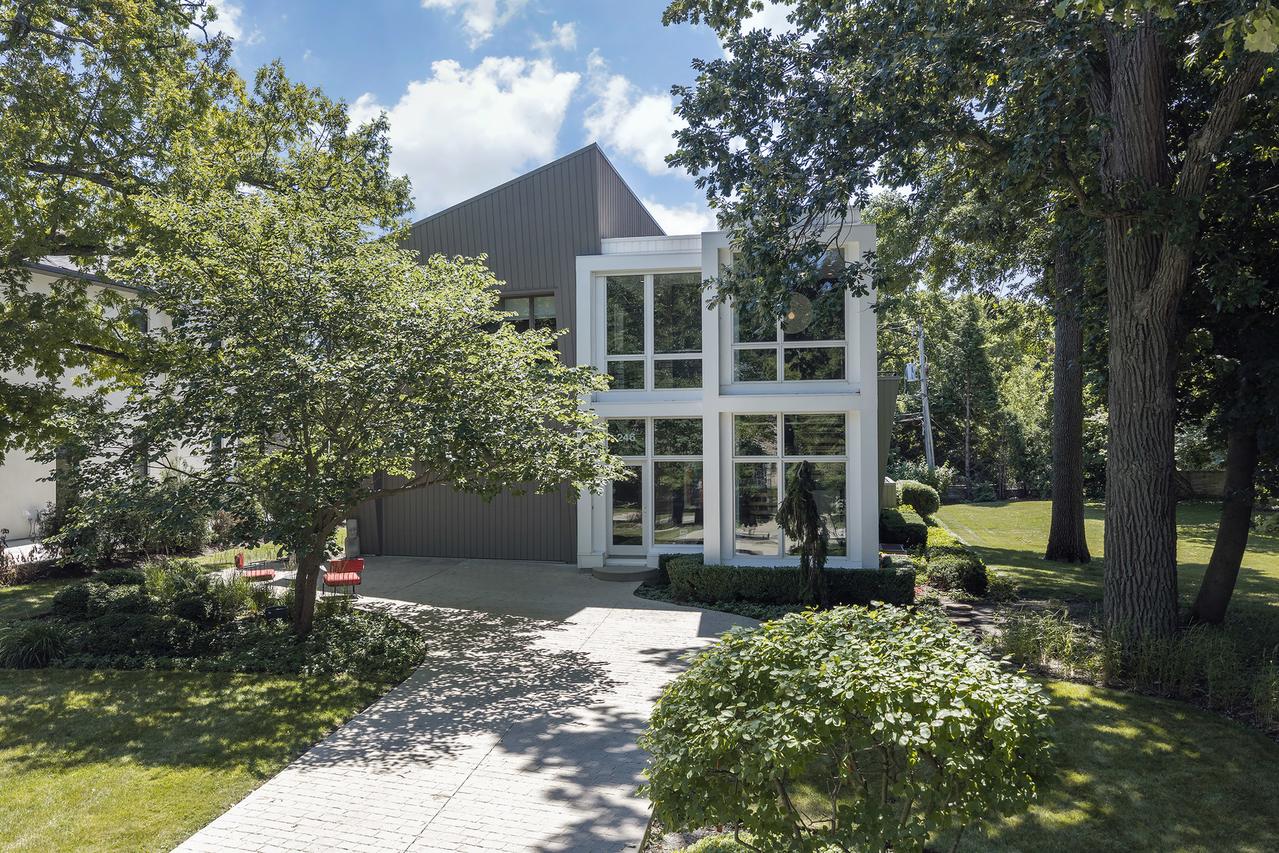 246 Beach Rd., Glencoe, IL 60022