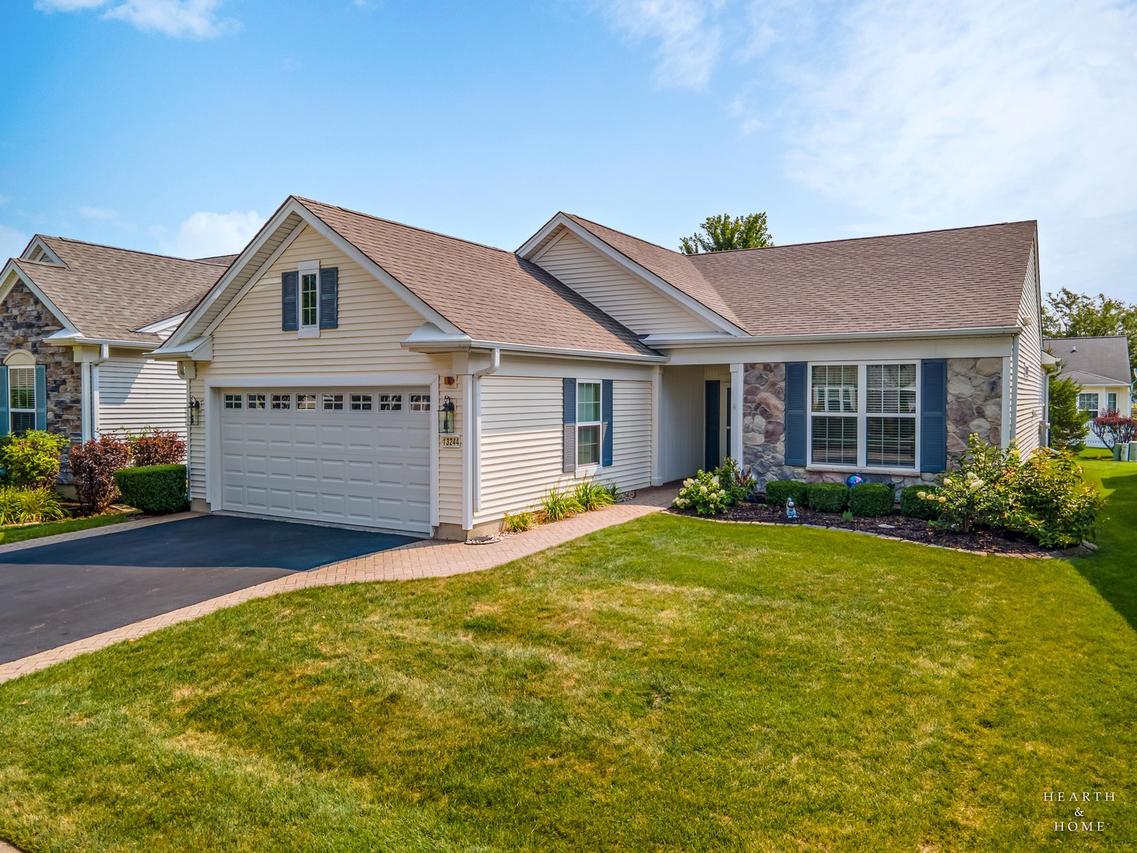 13244 Oakwood Ave., Huntley, IL 60142