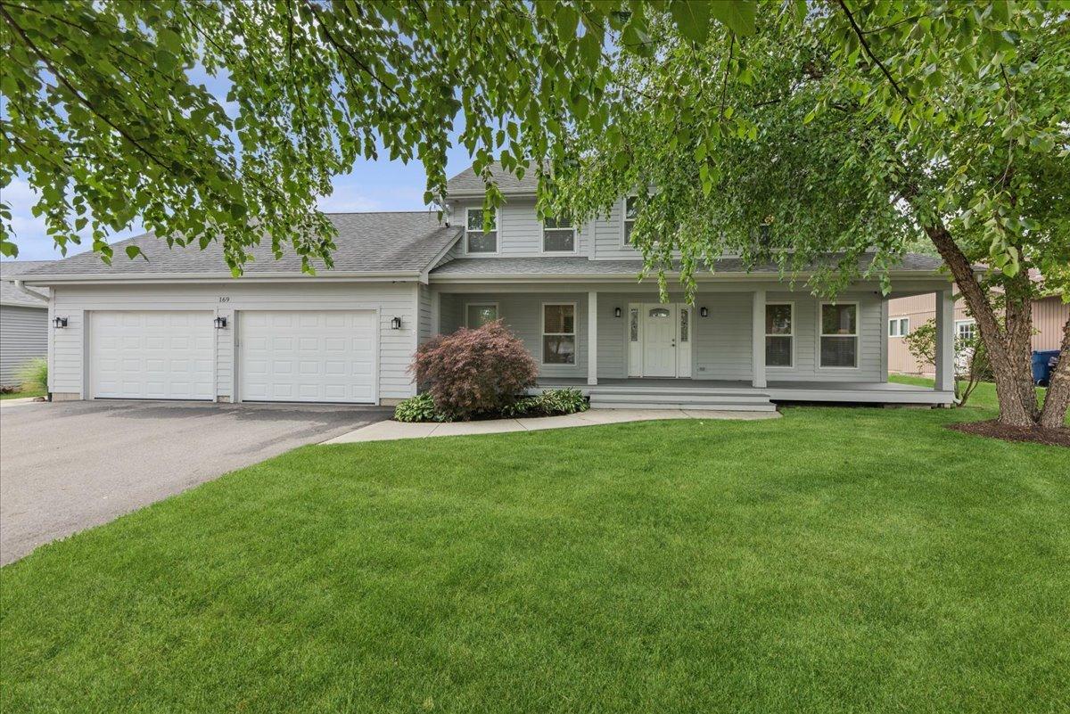 169 White Pine Ln., Lake Villa, IL 60046