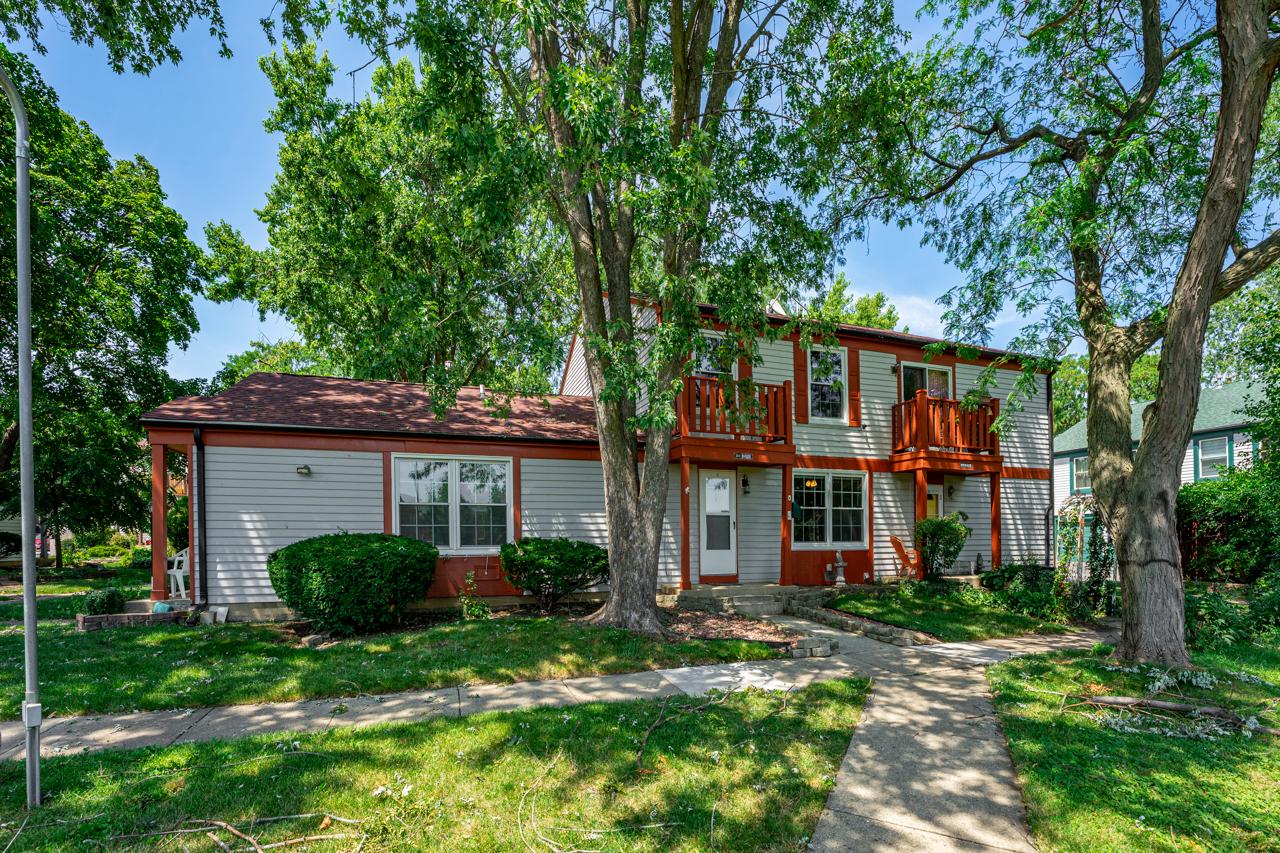 507 Darlene Ln. #C, Glendale Heights, IL 60139
