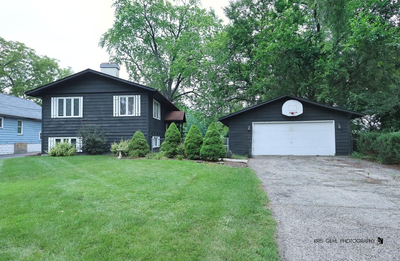 25 N Channel Dr., Round Lake Beach, IL 60073