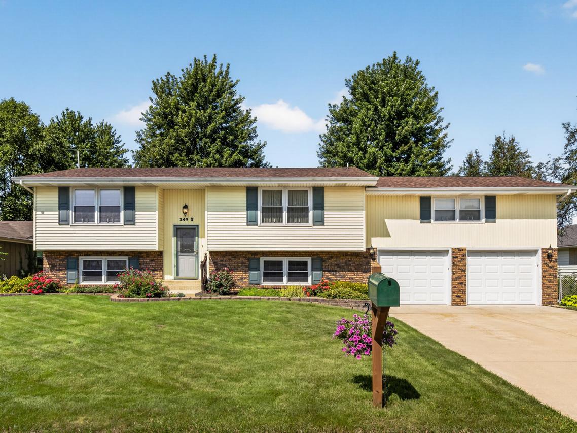 249 S Tomagene Dr., Bourbonnais, IL 60914