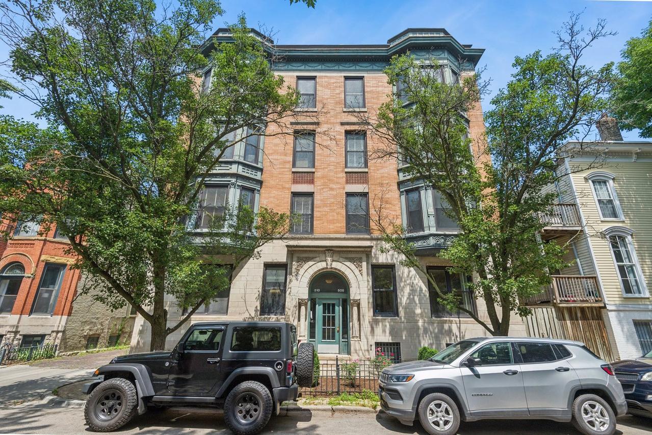 508 W Grant Pl. #102, Chicago, IL 60614