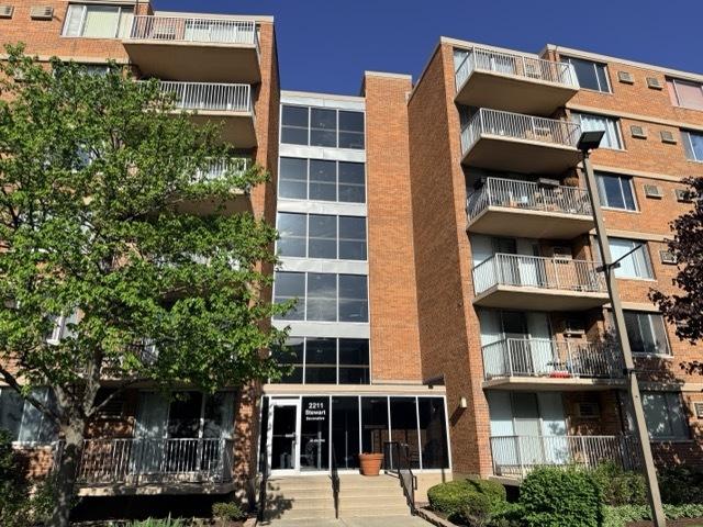 2211 S Stewart Ave. #6A, Lombard, IL 60148