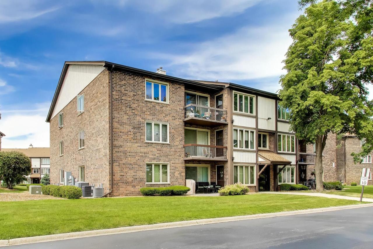 4932 Circle Ct. #502, Crestwood, IL 60418