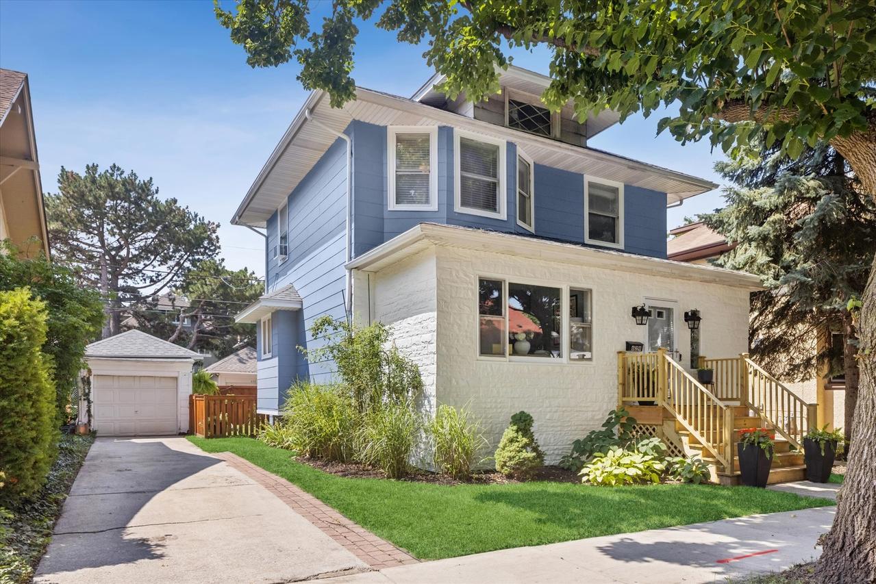 629 Carpenter Ave., Oak Park, IL 60304