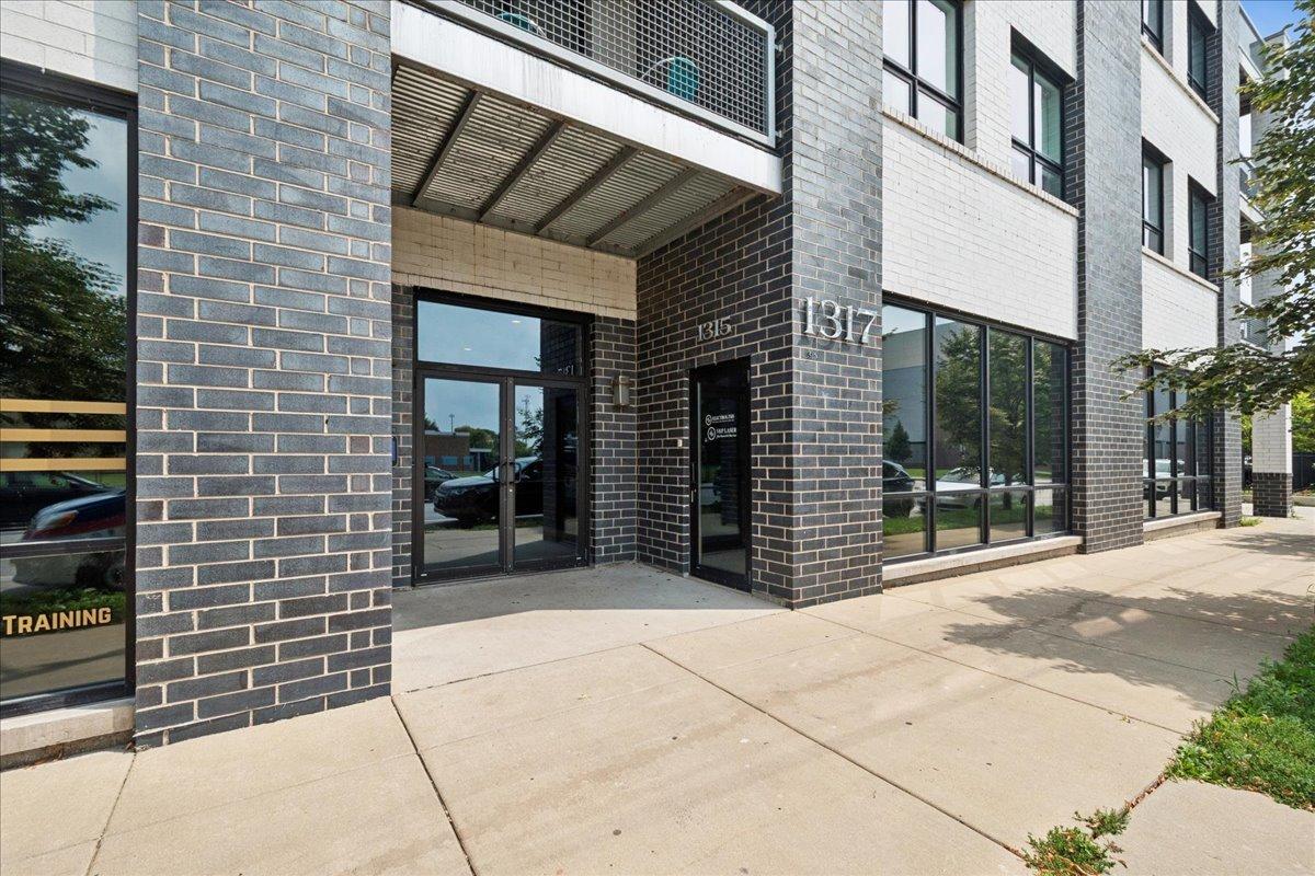 1317 N Larrabee St. #401, Chicago, IL 60610