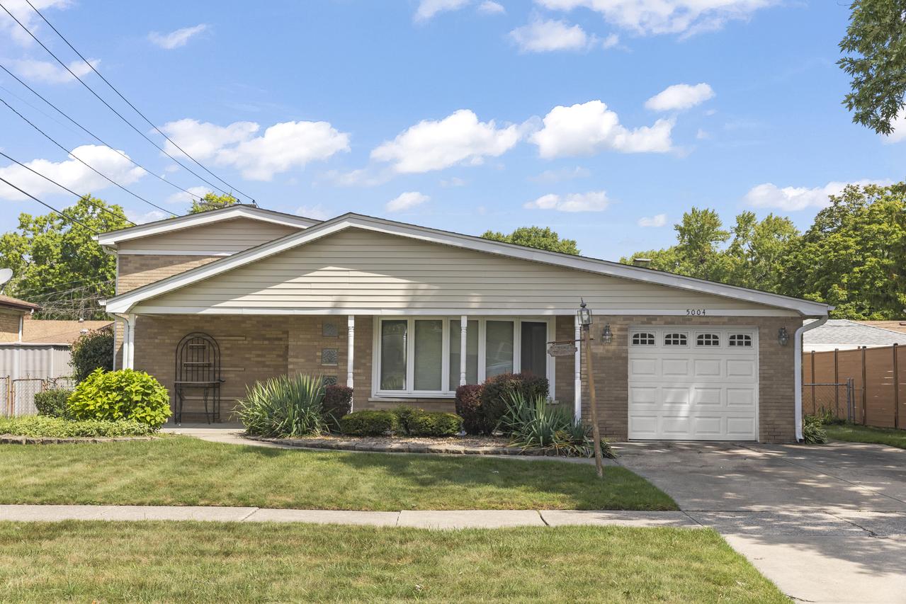 5004 W 107th St., Oak Lawn, IL 60453