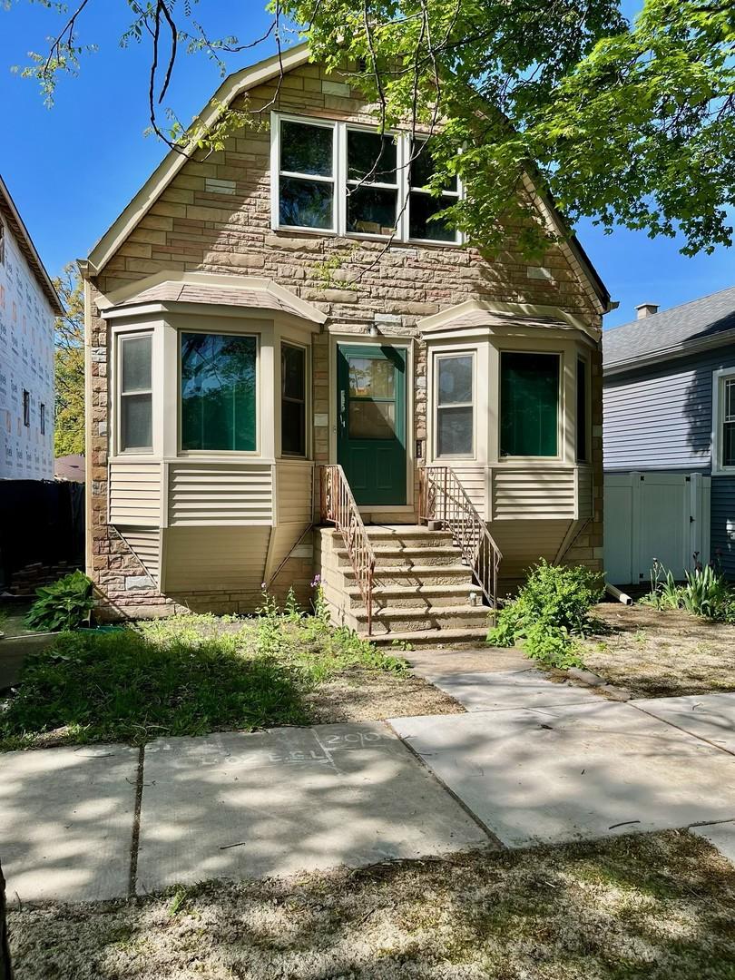 5018 W Winnemac Ave., Chicago, IL 60630