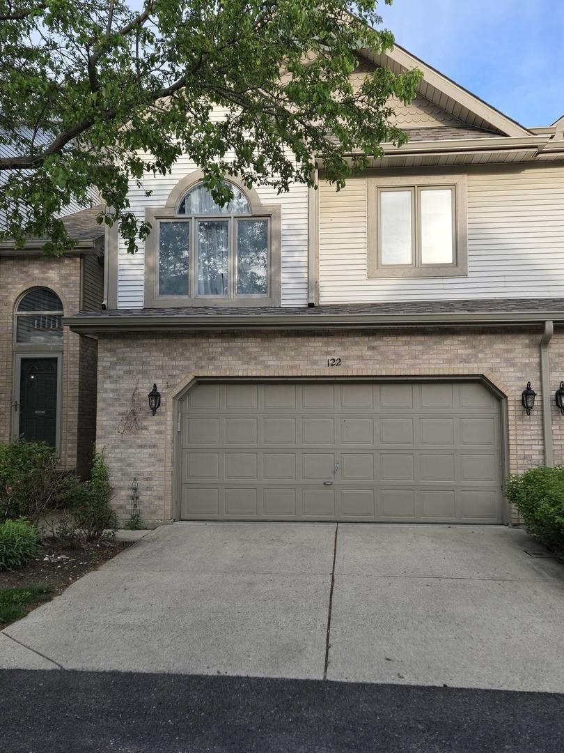 122 Schiller Pl., Itasca, IL 60143
