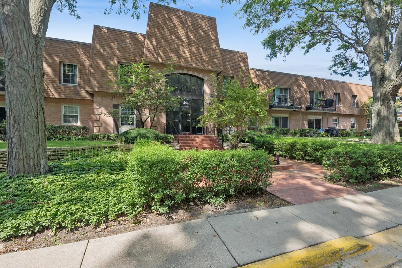 1240 Park Ave. #331, Highland Park, IL 60035