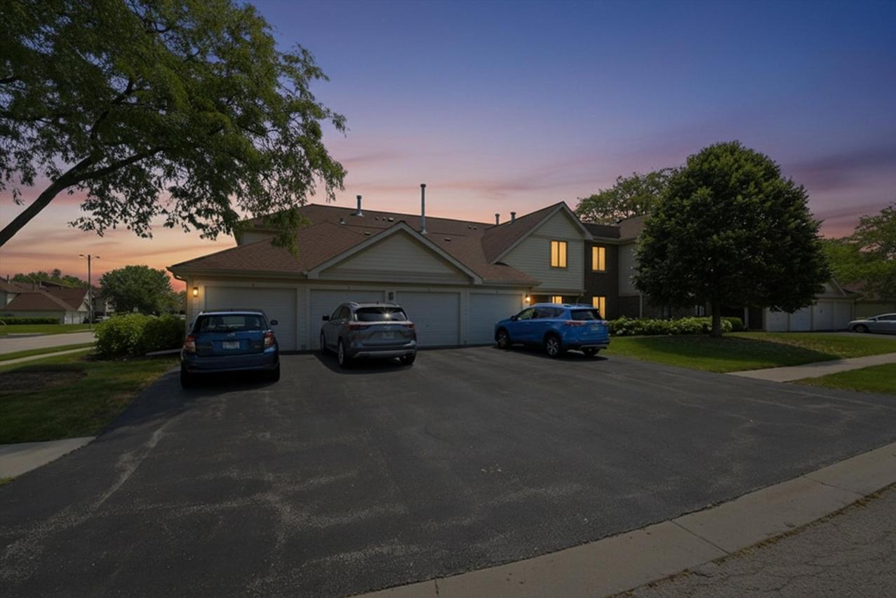 831 E Carriage Ln. #2, Palatine, IL 60074