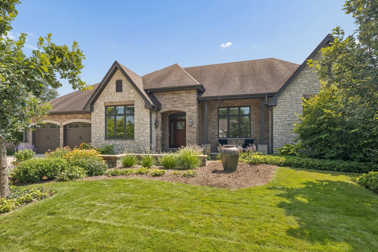 10849 Pioneer Tr., Frankfort, IL 60423