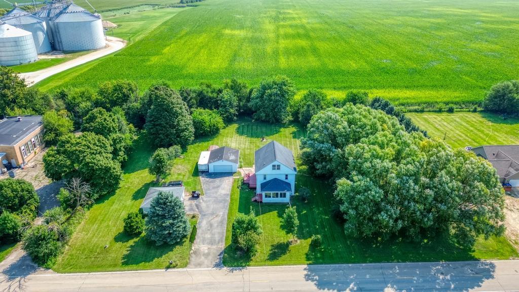 27564 Esmond Rd., Esmond, IL 60129