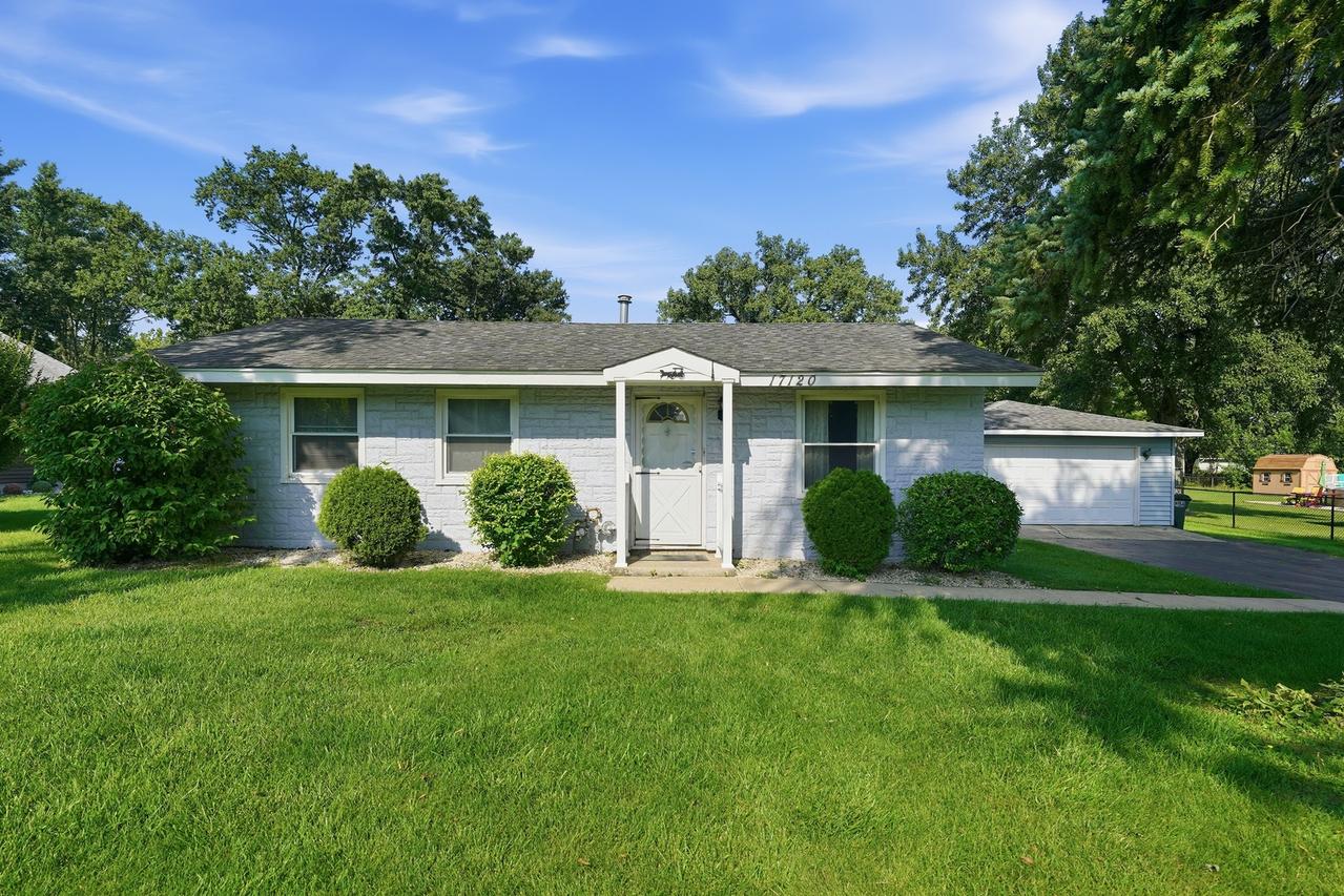17120 Oriole Ave., Tinley Park, IL 60477