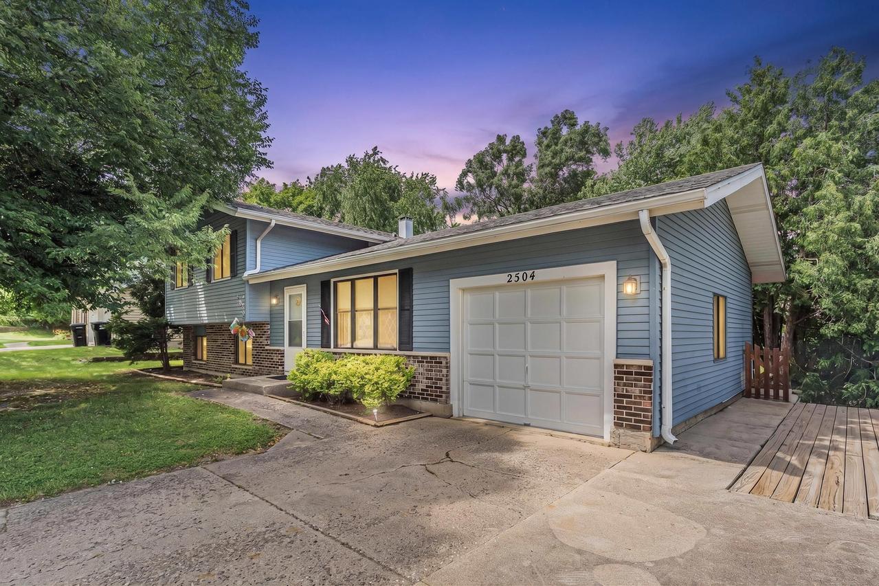 2504 W Fairview Ln., Mchenry, IL 60051