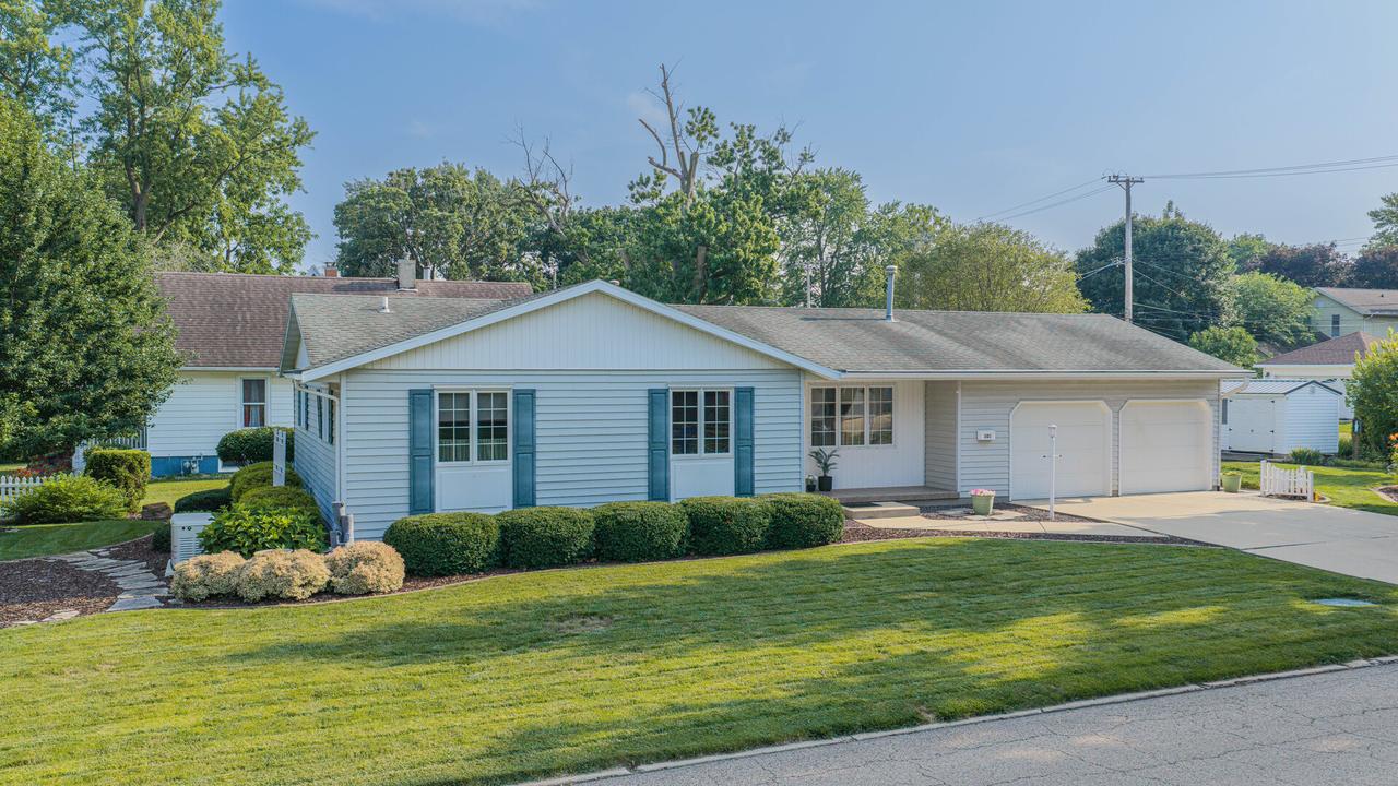301 9th St., Mendota, IL 61342