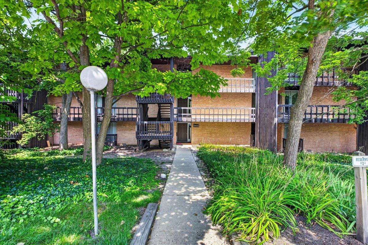 5603 Lakeside Dr. #3C, Lisle, IL 60532