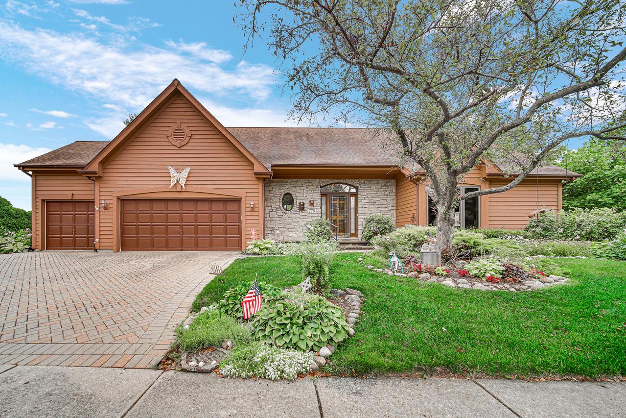 779 Feather Sound Dr., Bolingbrook, IL 60440