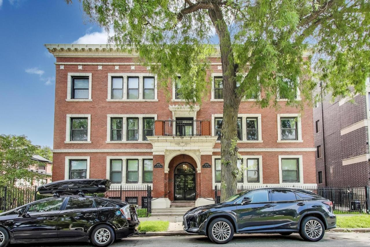 3735 S Lake Park Ave. #G, Chicago, IL 60653