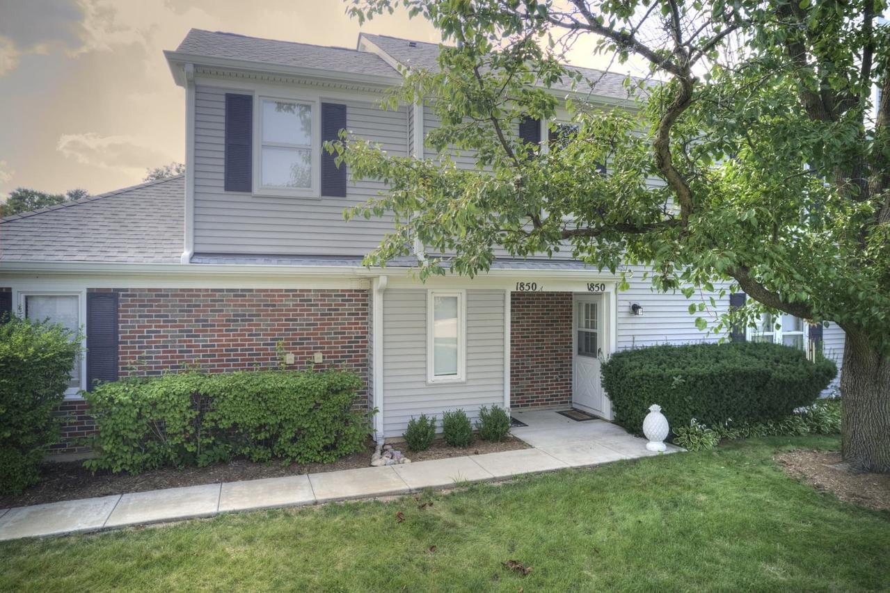 1850 Pebble Beach Cir., Elk Grove Village, IL 60007