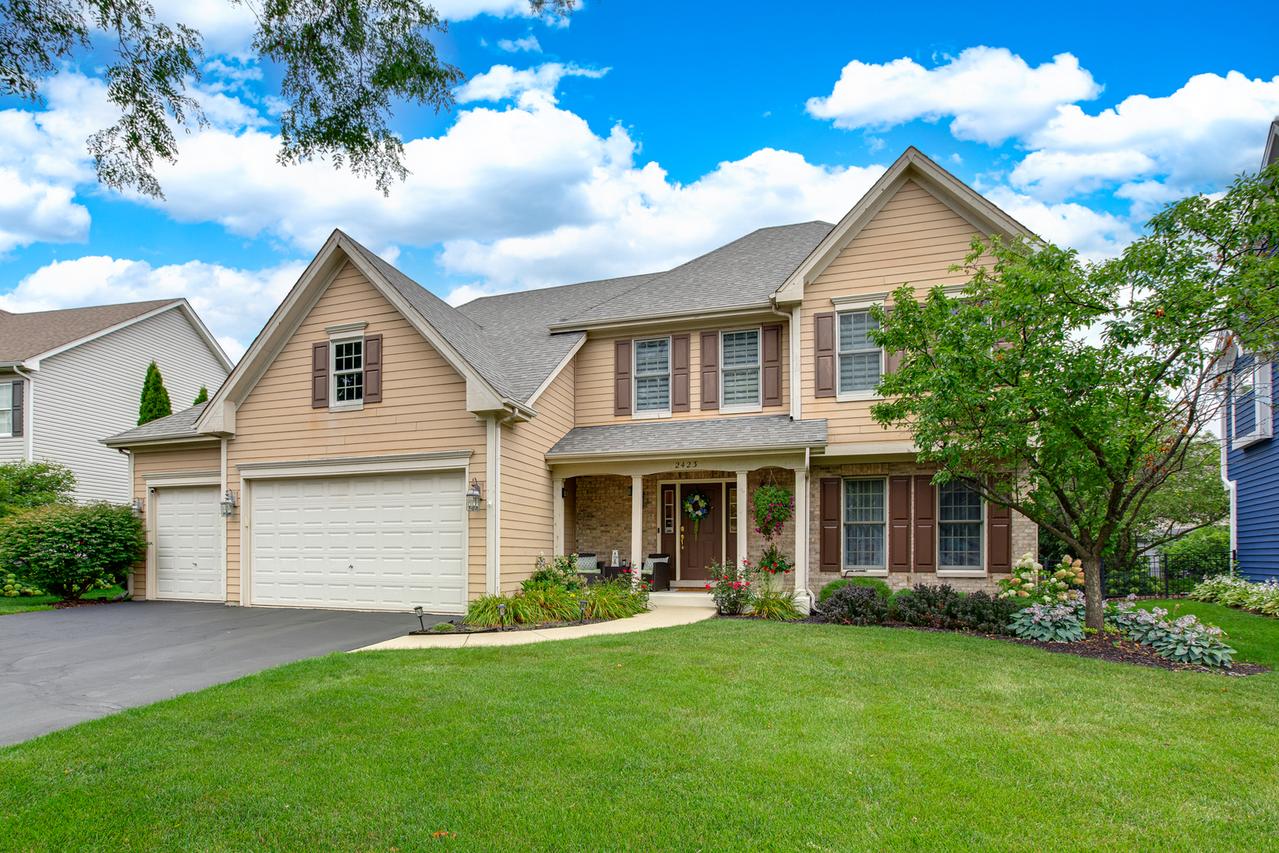 2423 Bainbridge Blvd., West Chicago, IL 60185