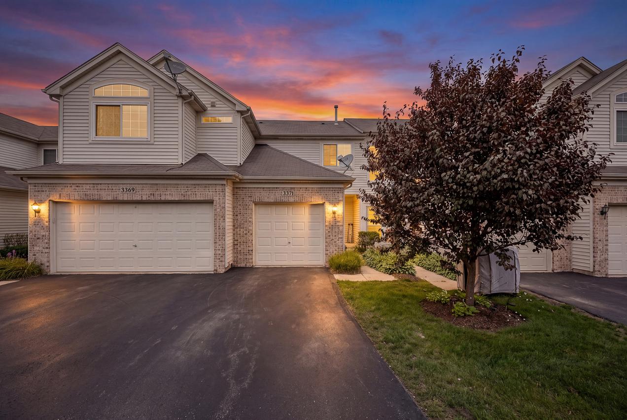 3371 Blue Ridge Dr., Carpentersville, IL 60110
