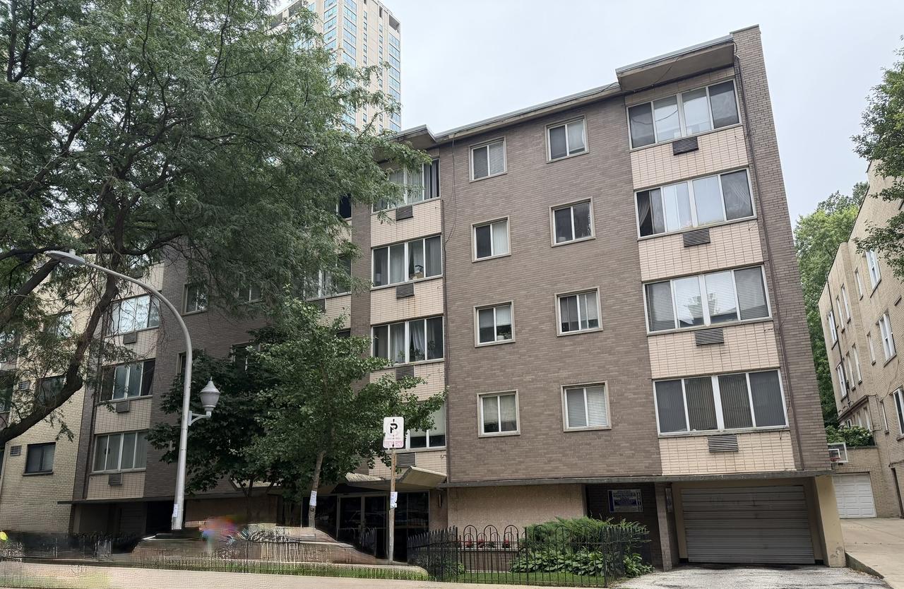 539 W Stratford Pl. #506, Chicago, IL 60657