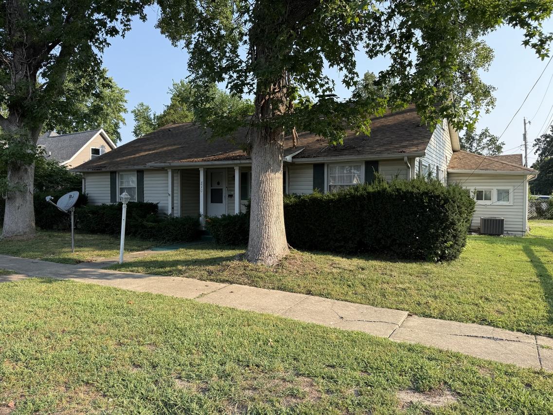 810 E 7th St., Centralia, IL 62801