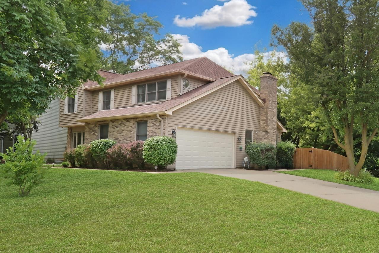 400 Cross Arm Dr., Grayslake, IL 60030