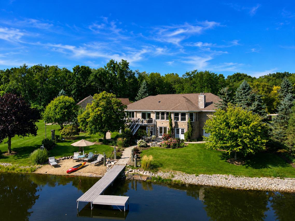 115 Cardinal Ct., Island Lake, IL 60042