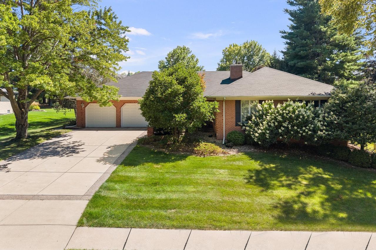 10 Deer Run Run, Rock Island, IL 61201