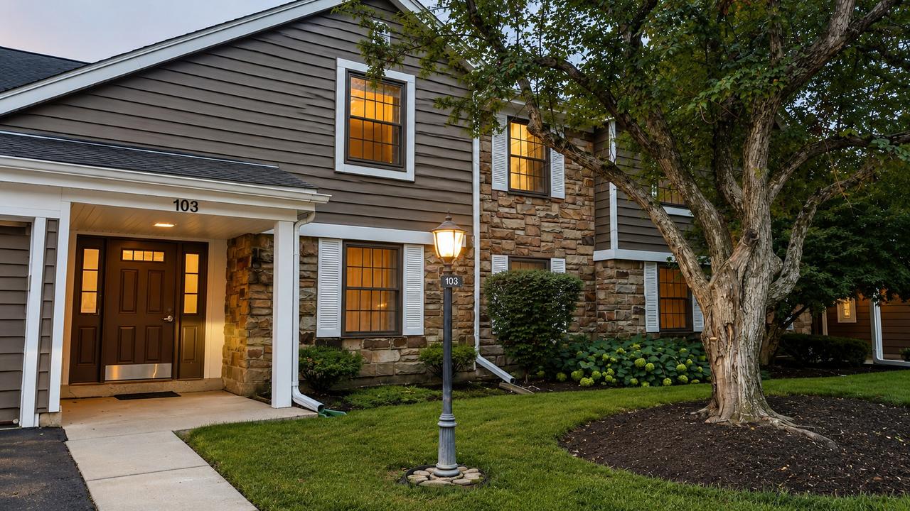 103 Marble Hill Ct. #B2, Schaumburg, IL 60193