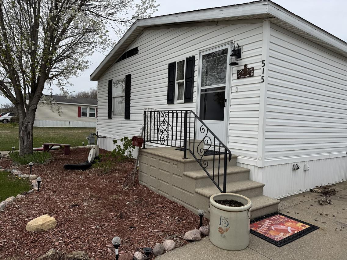 515 Michael Ln., Chenoa, IL 61726