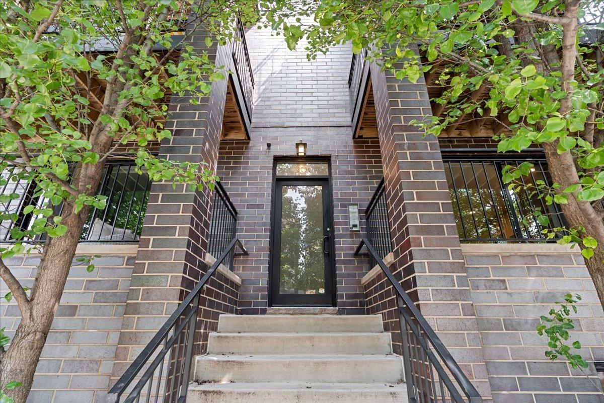 3004 W Lyndale St. #1E, Chicago, IL 60647
