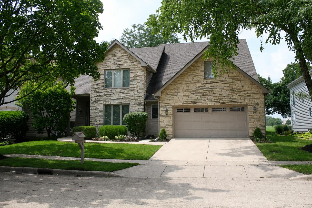 1319 Cranbrook Cir., Aurora, IL 60502
