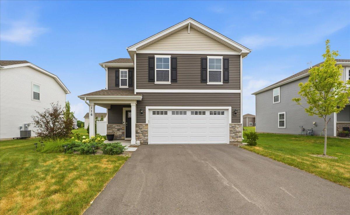 116 Fieldcrest Ave., Hampshire, IL 60140