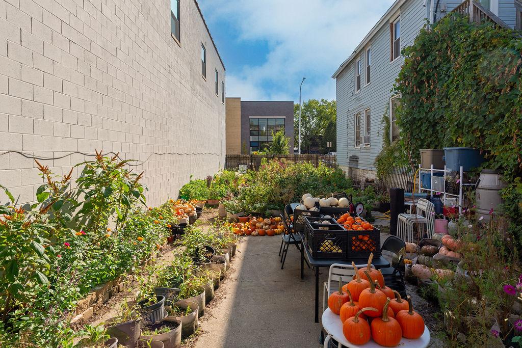 2048 W Grand Ave., Chicago, IL 60612