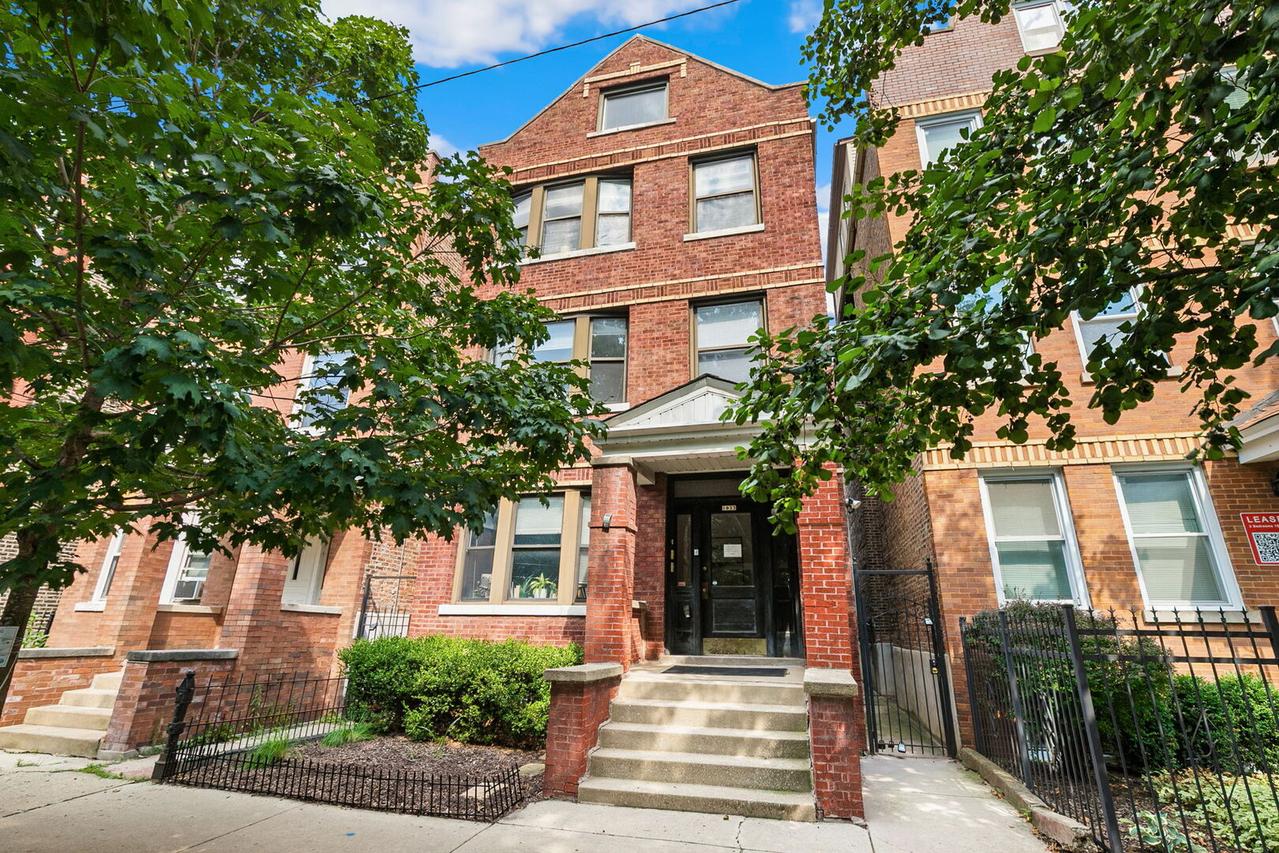1033 N Wood St. #3, Chicago, IL 60622