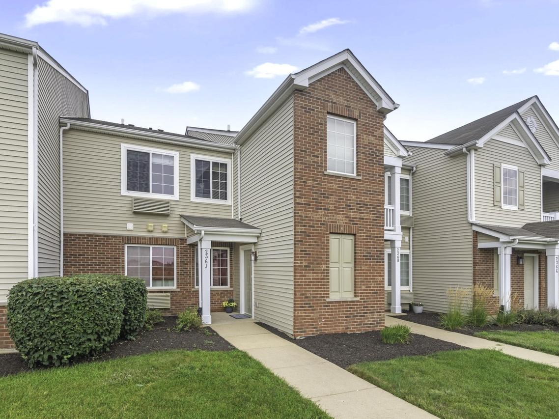 236 Bertram Dr. #J, Yorkville, IL 60560